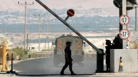 A Pair of Victims Gunned Down in Attack Adjacent to Jordan-West Bank Border Crossing, Israeli Military Reports