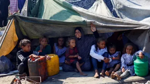 Dire Situation in northern Gaza as Military Forces Advance